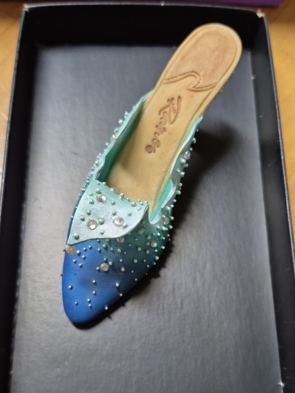 Just the Right Shoe® by Raine "WAVE" (Circa 1998) - Picture 2 of 12